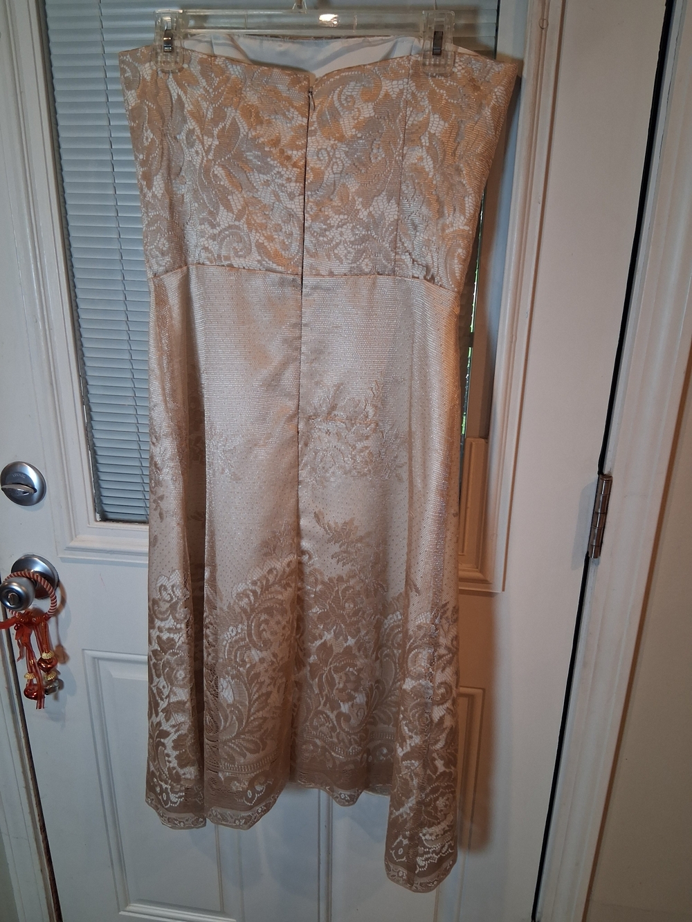 sku160 White House Black Market Strapless Floral Jacquard Dress in Champagne - Picture 2 of 3